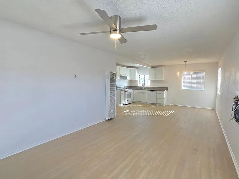 8249 Catalpa Ave — Photo 8