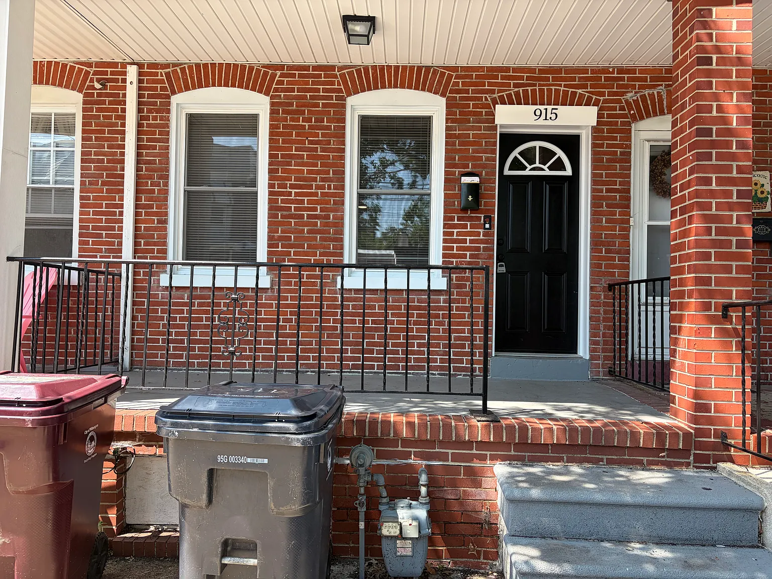 915 Anchorage St — Photo 1