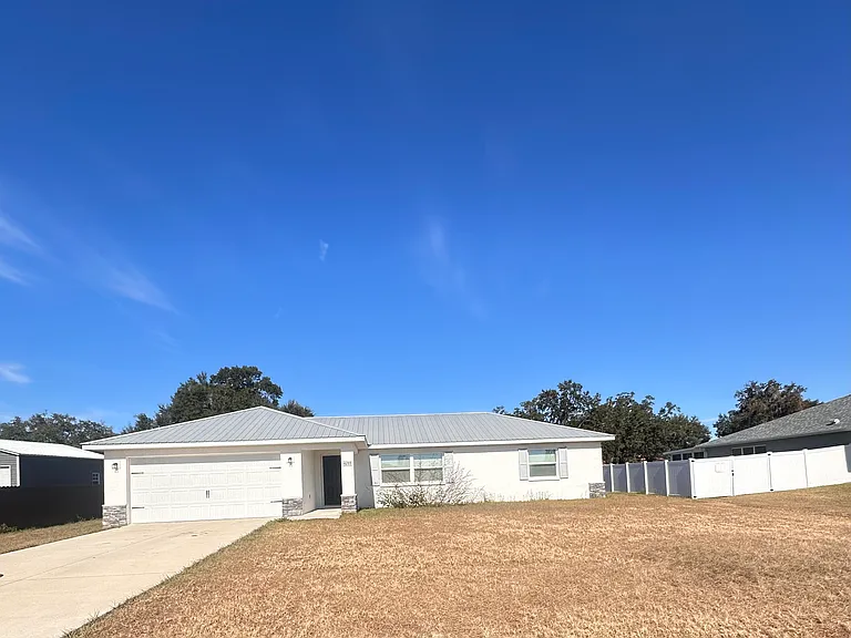 4255 E Maryland St — Photo 2