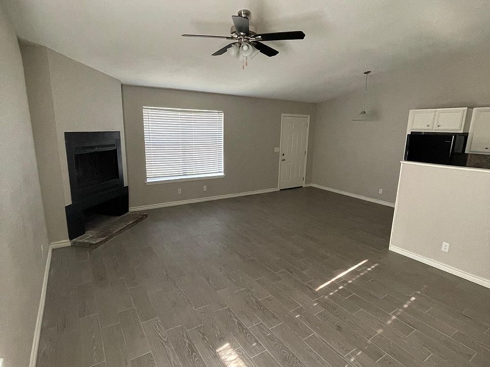 Living Room / Dining area