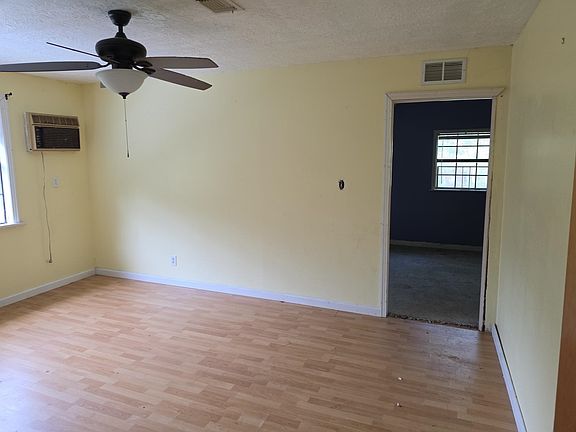 4th image of 2918 County Road 4012