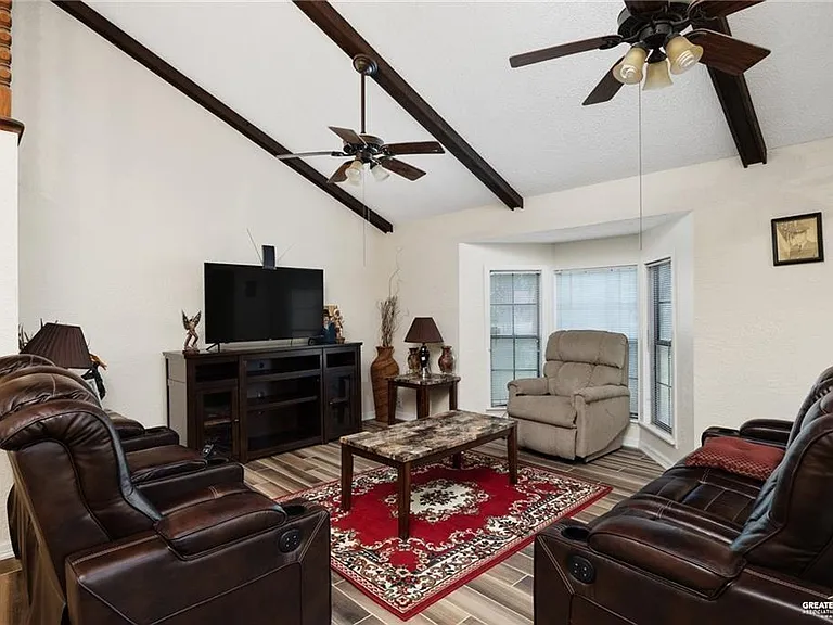 410 Stacie Ln — Photo 12