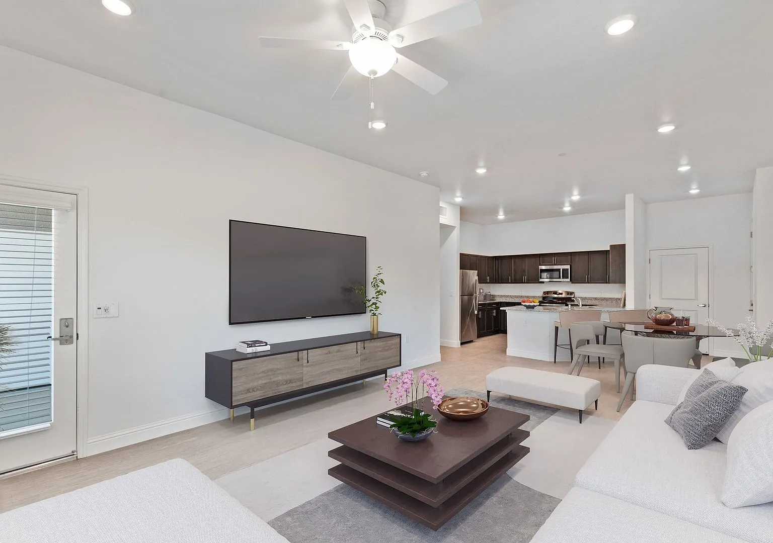 Madelyn Court — Photo 4
