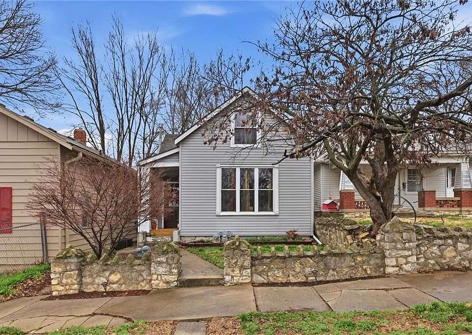 1st image of 526 Kiowa St