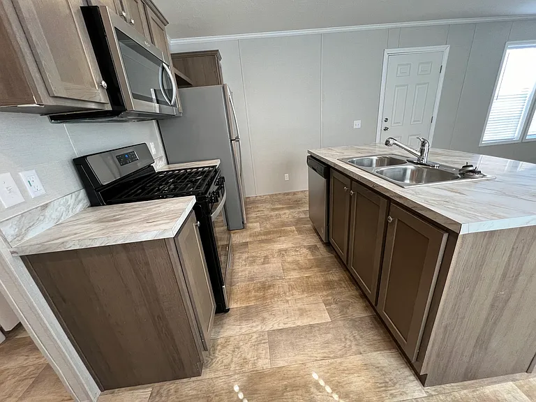 38000 Le Chateau Blvd #336 — Photo 6