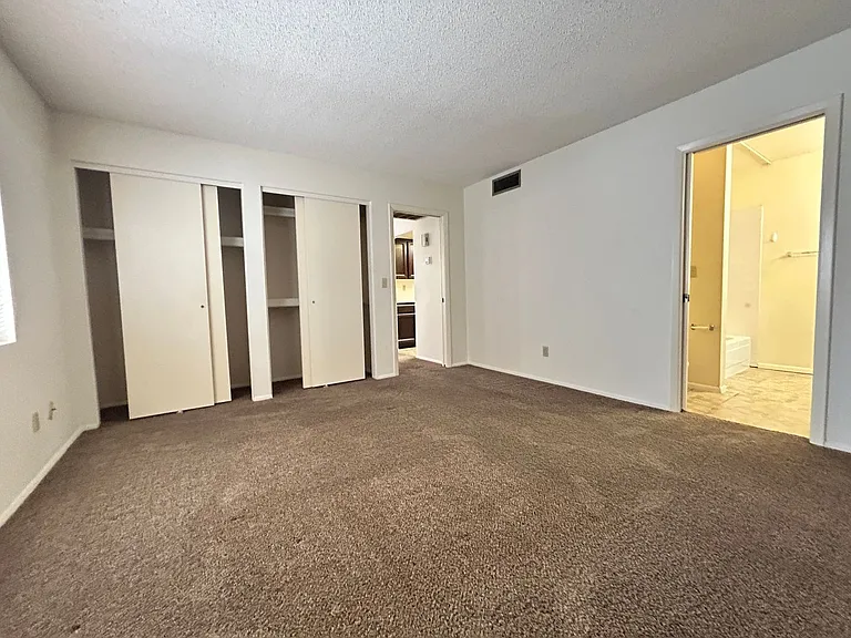 1032 E Villa Maria Dr — Photo 9