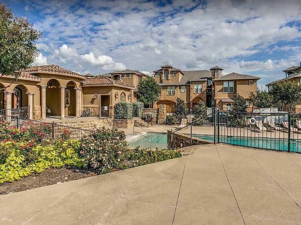 1st image of 2615 Villa Di Lago Dr #1