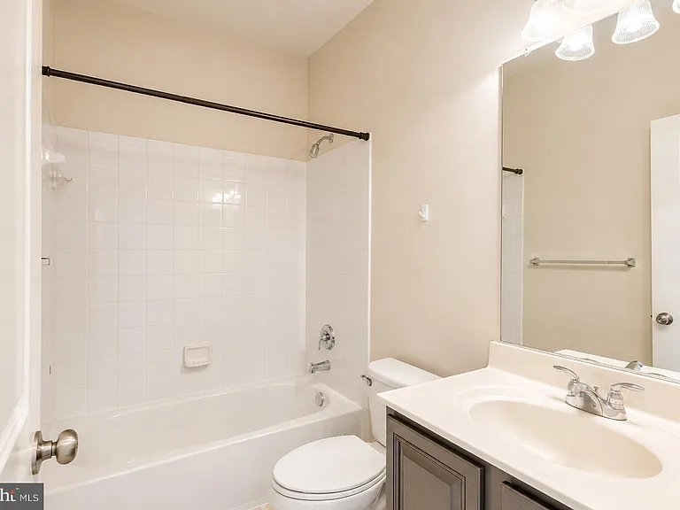 22520 Phillips St #401 — Photo 34