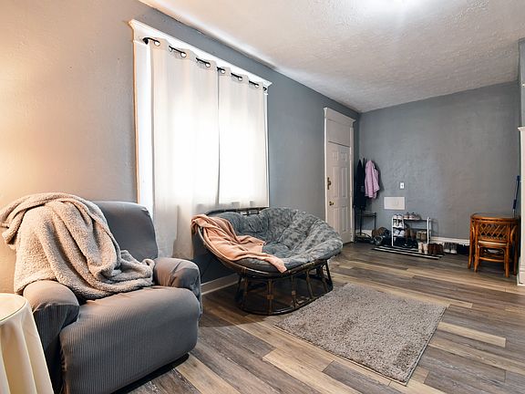 4th image of 611 14th St