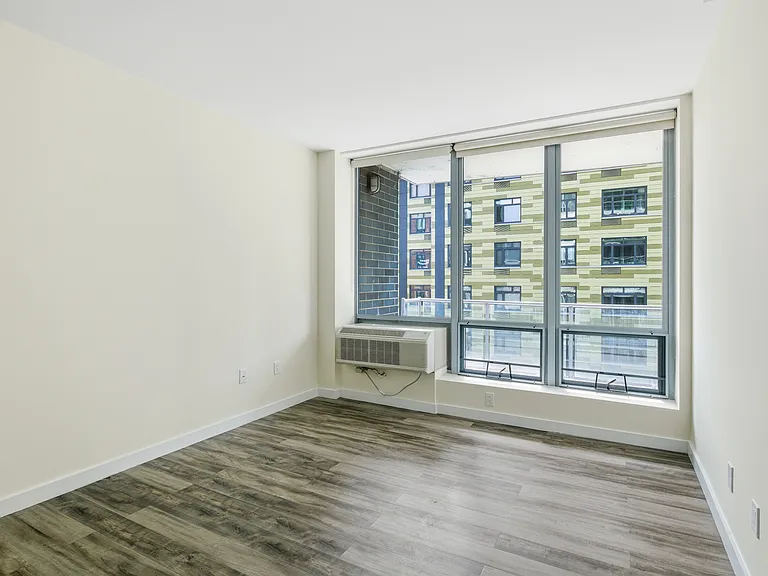 4815 11th St #4D — Photo 5