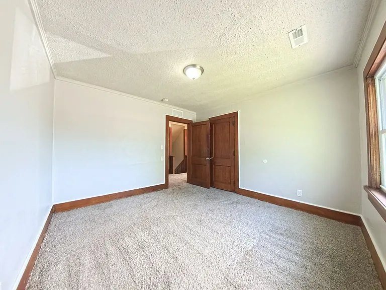 3303 University Ave — Photo 19