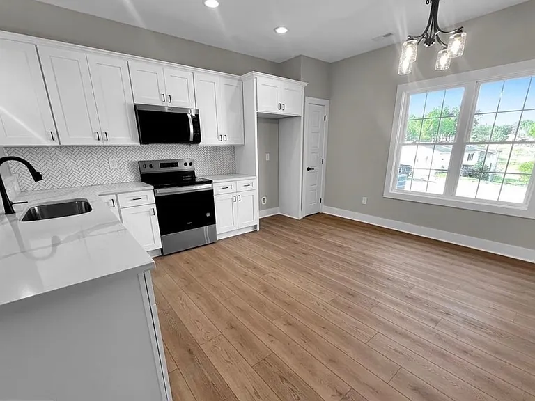 618 Monument St #618 — Photo 7