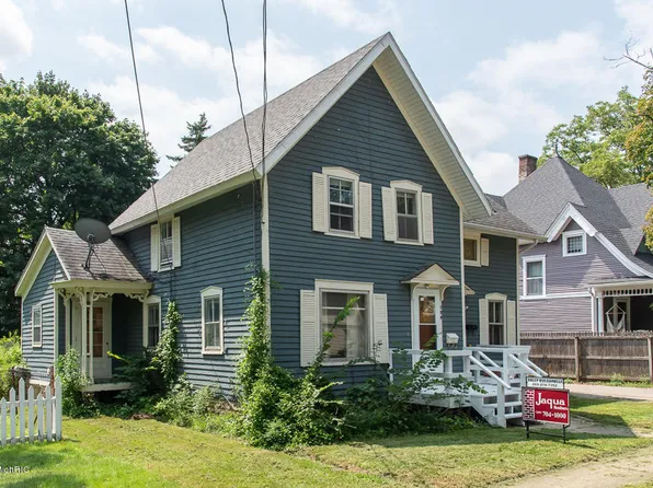 129 W Hanover St, Marshall, MI 49068