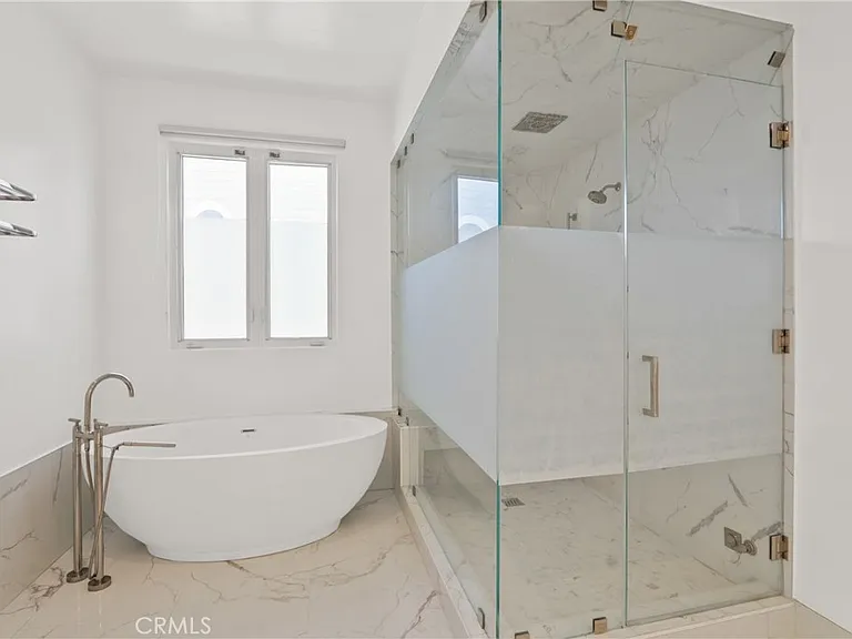 7908 W 81st St — Photo 37