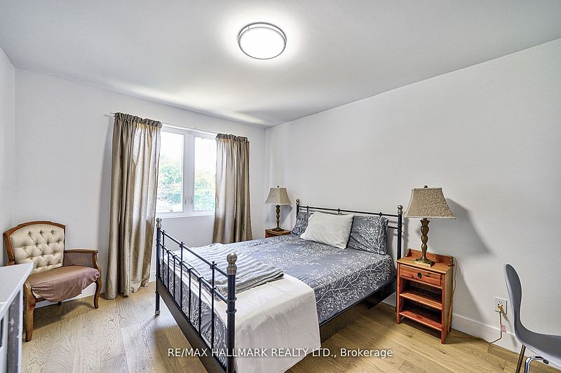Toronto House for rent - 4 Bedrooms — photo 12