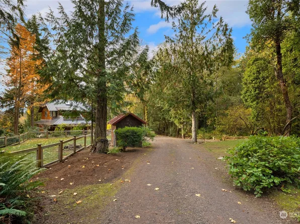 8121 Hansen Road NE, Bainbridge Island, WA 98110