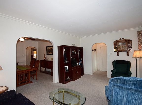 4th image of 1009 Marengo Ave