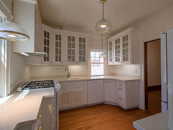 5th image of 233 Kensington Rd