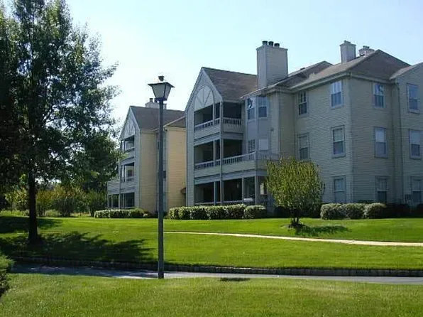 115 Cascade Ct APT 8, Princeton, NJ 08540