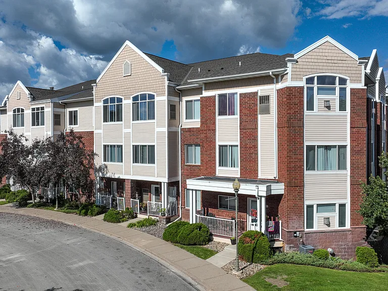 Hearthstone Apartments and Townhomes — Photo 26
