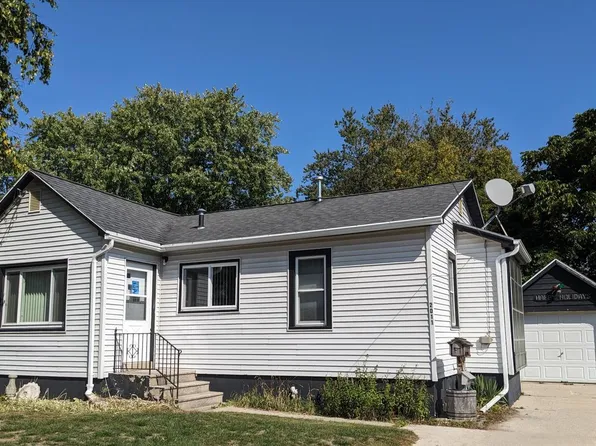 2011 School STREET, Two Rivers, WI 54241