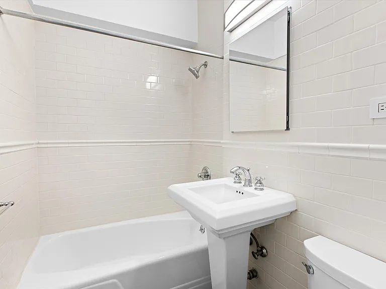 401 E 86th St #18B — Photo 10