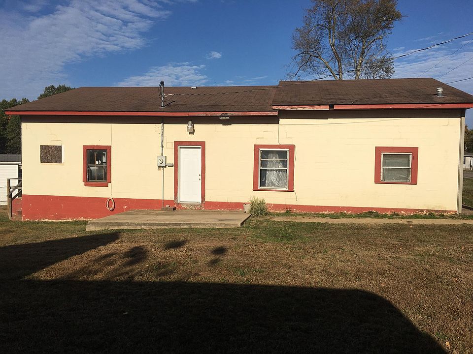 2nd image of 902 Henderson Ave