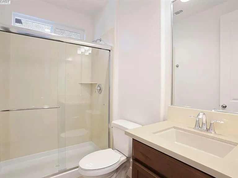 107 E Vince St — Photo 9