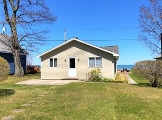 3124 Shore Dr, Port Austin, MI 48467