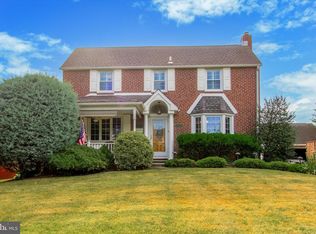 227 Colonial Park Dr, Springfield, PA 19064