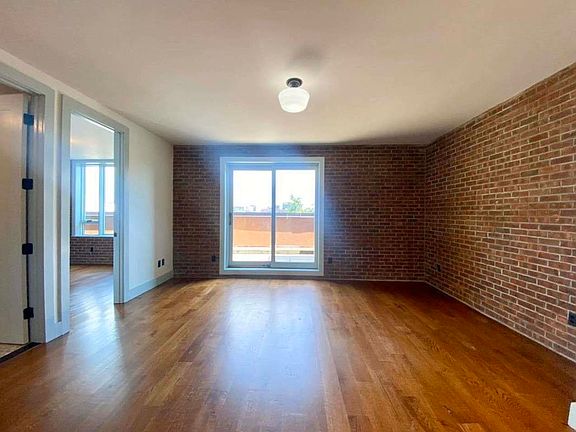 4th image of 25 Brooklyn Ave #6B