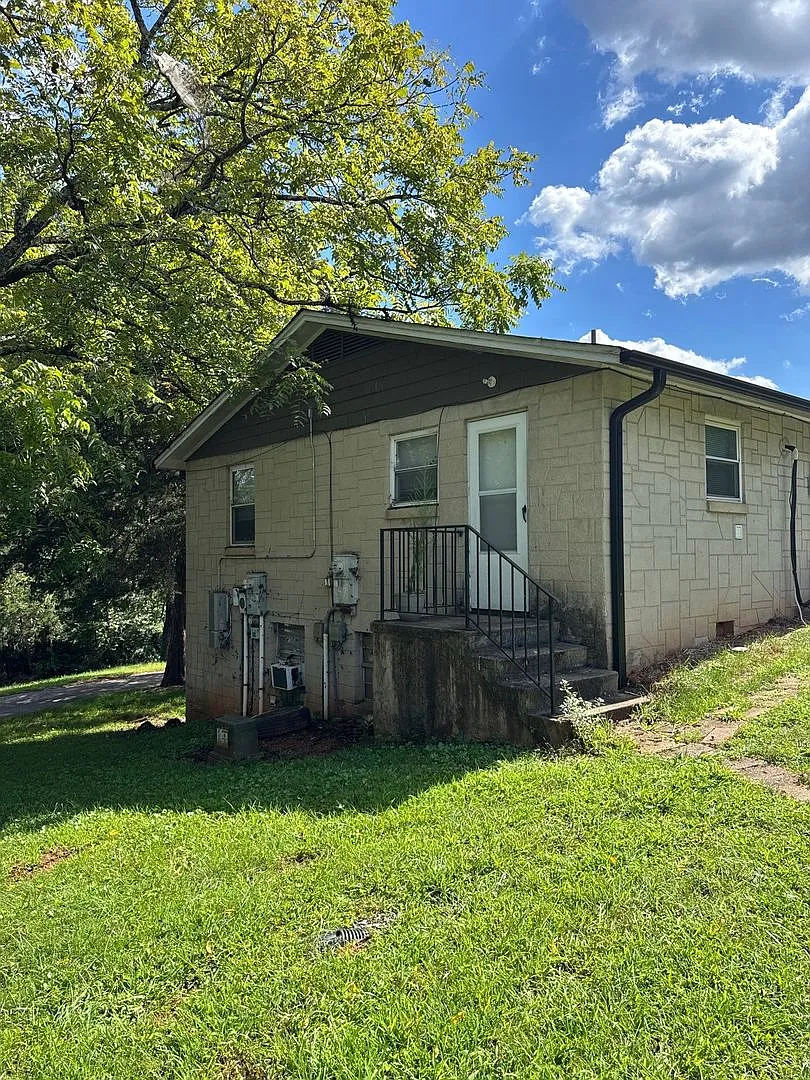 For Rent $1,100/month | 2 Bed | 1 Bath — Photo 3