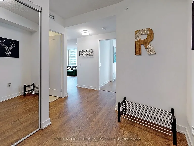 10 York St #2203 — Photo 27