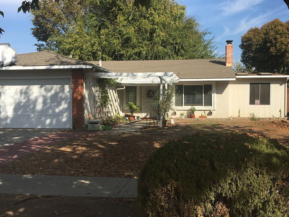 2nd image of 415 Colfax Dr