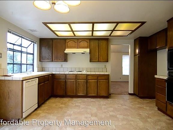 4th image of 32912 Regents Blvd