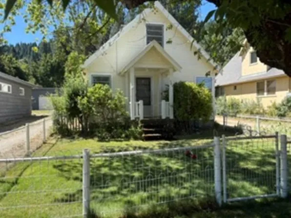 686-688 Main St, Quincy, CA 95971