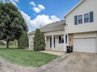 1048 Chandler Ln, Sun Prairie, WI 53590