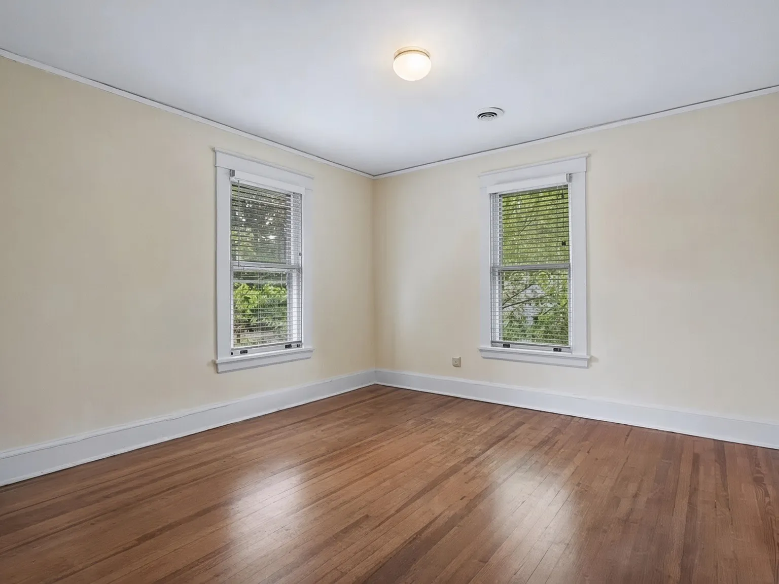 3 bed, 1576 sqft, $1,870 — Photo 3