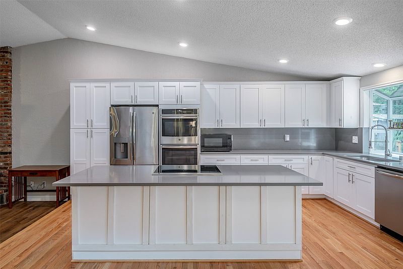 4th image of 6608 243rd Street E