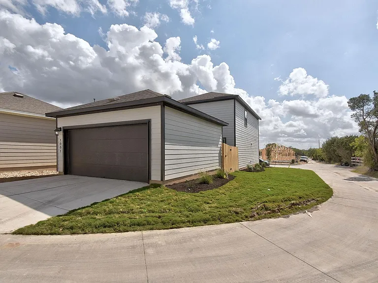 1661 Yaupon Grove Ln — Photo 24