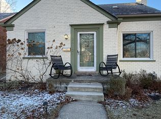 23121 Sherman St, Oak Park, MI 48237