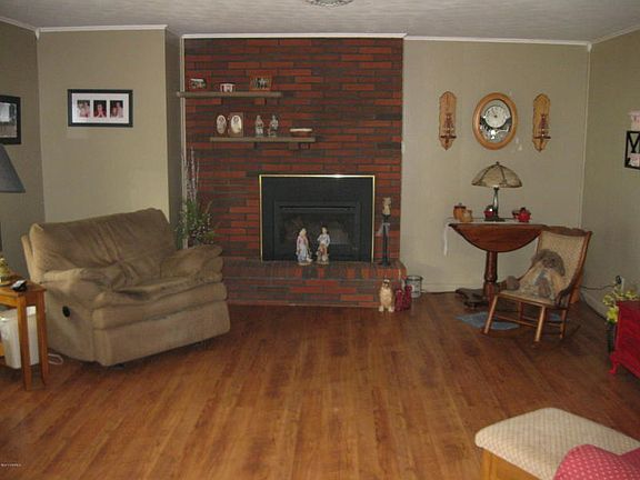 5th image of 779 Fisher Dr