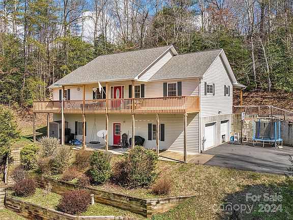2nd image of 77 Yorkshire Dr