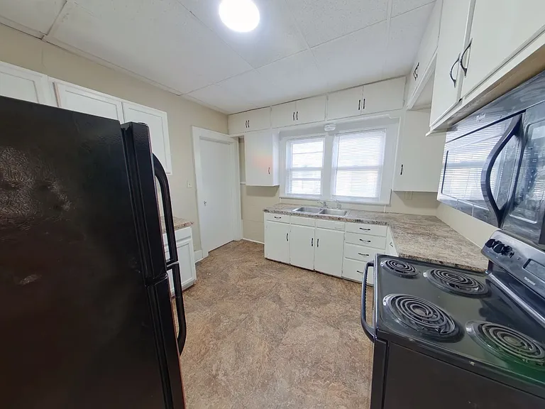 207 S Erie Ave — Photo 6