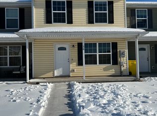 36 Defy Ln, Inwood, WV 25428