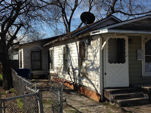 3rd image of 1708 Montezuma St