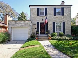 19 S William St, Mount Prospect, IL 60056