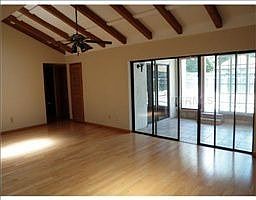 4th image of 100 E Cumberland Cir