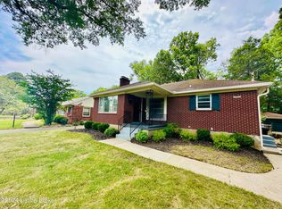 3737 Avon Ct, Louisville, KY 40220