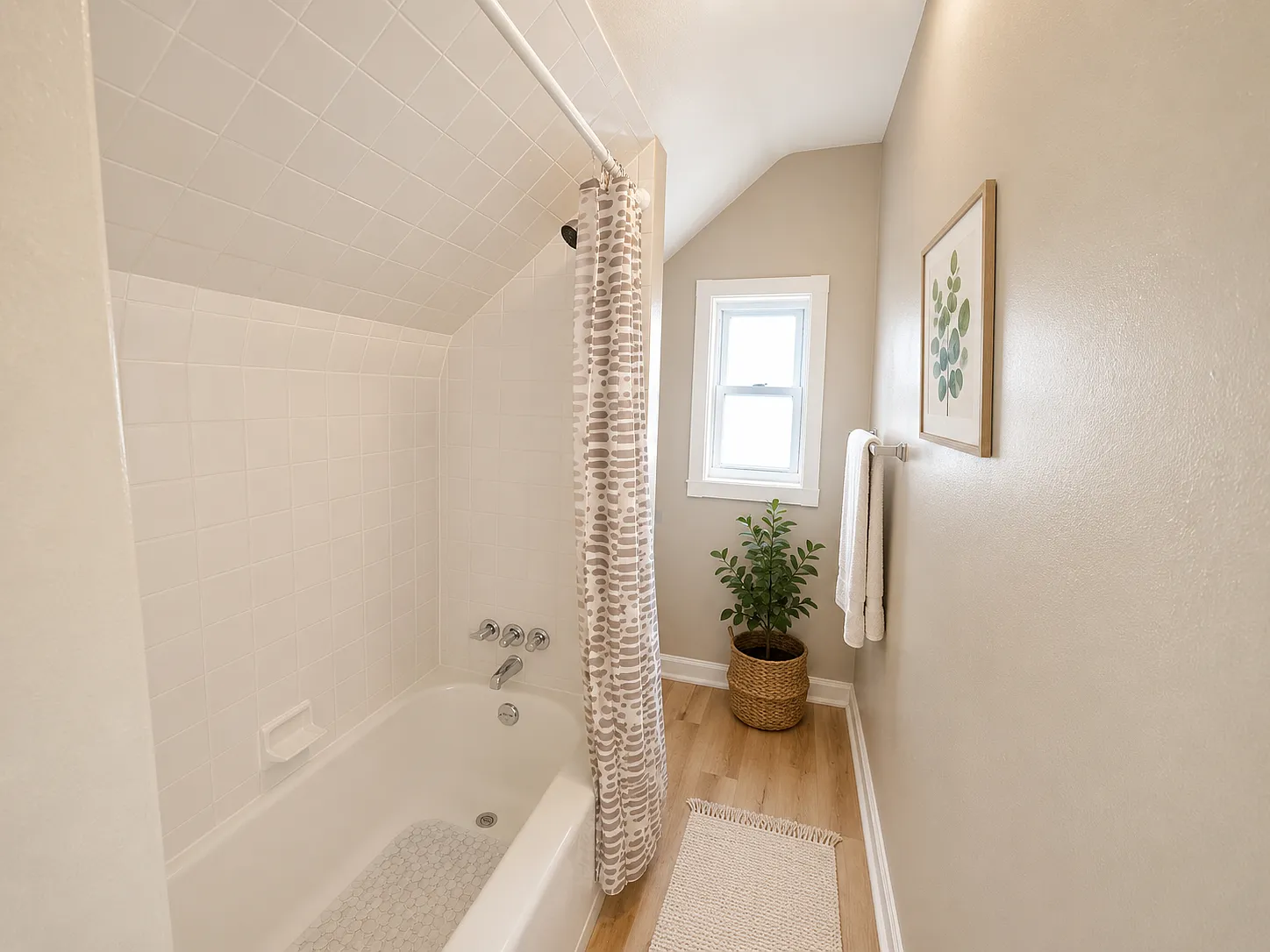 2 bed, $1,050 — Photo 3